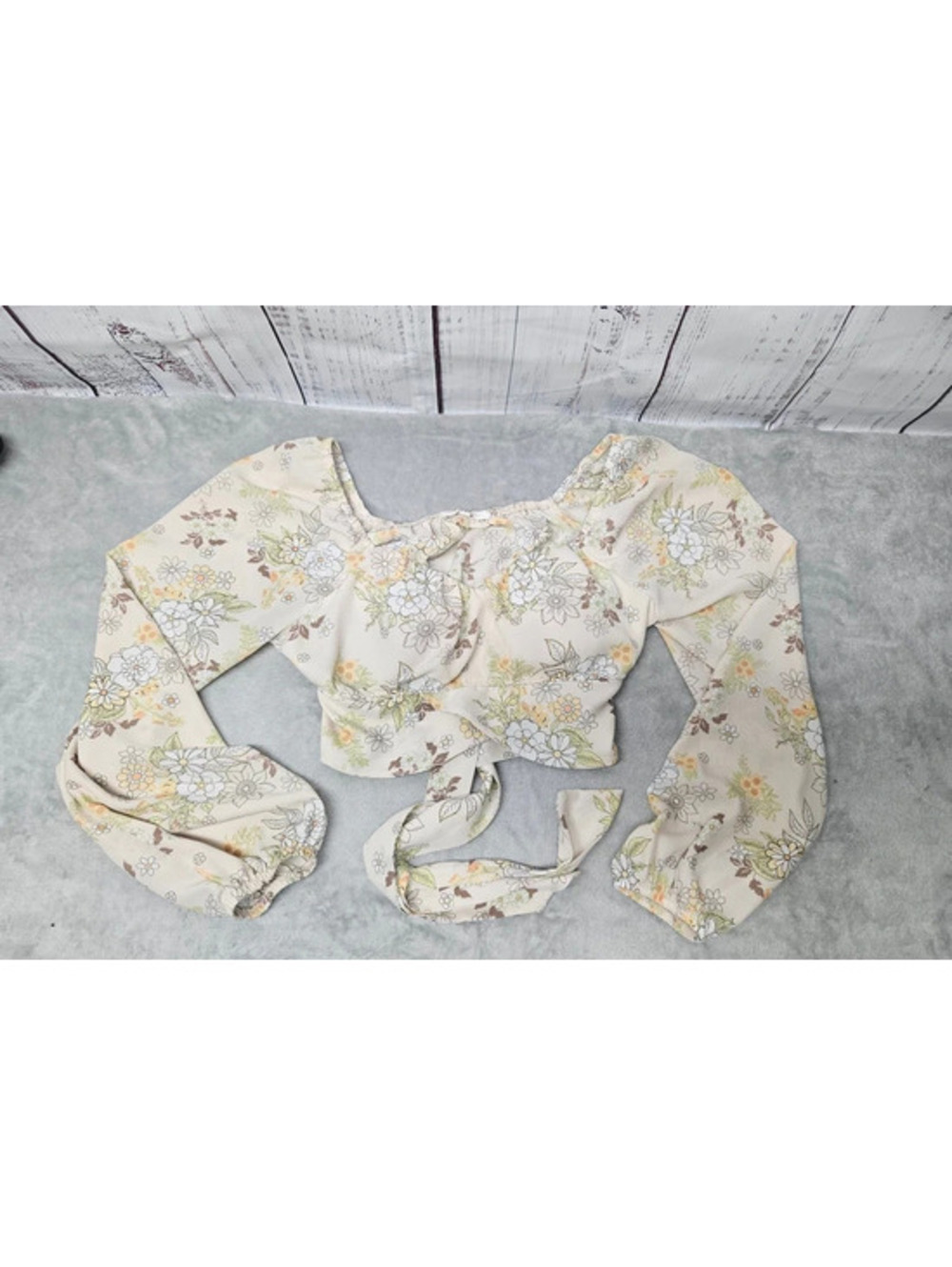 Madden NYC M/L Floral Cutout Tie Front Top Bell Sleeve Y2K Boho Cream